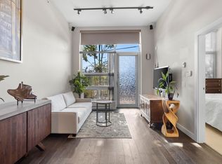 1182 W 16th St #103, North Vancouver, BC V7P0B3