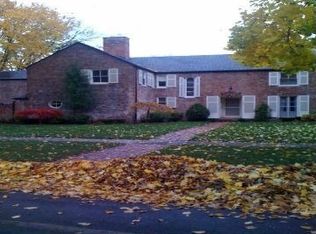 102 Touraine Rd, Grosse Pointe Farms, MI 48236