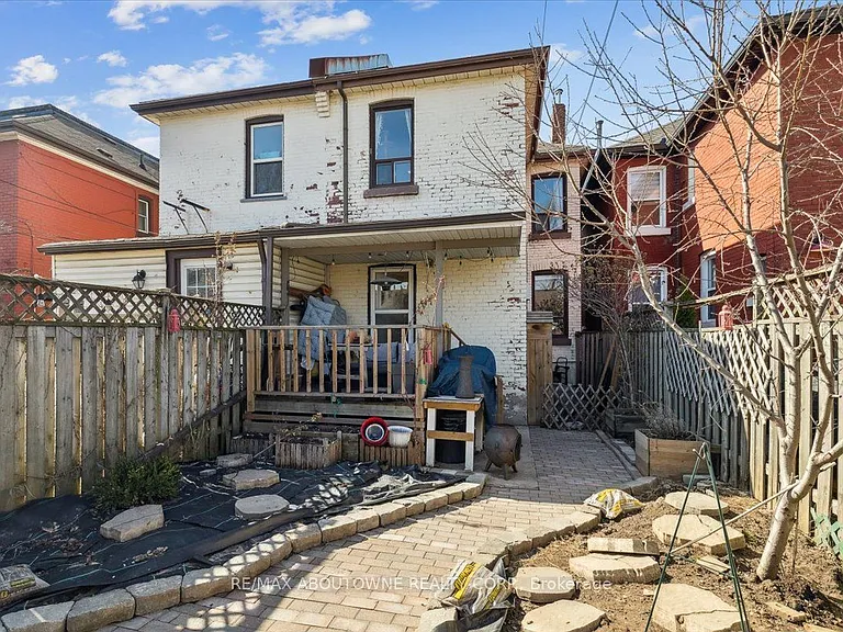 28 Saint Matthews Ave — Photo 32