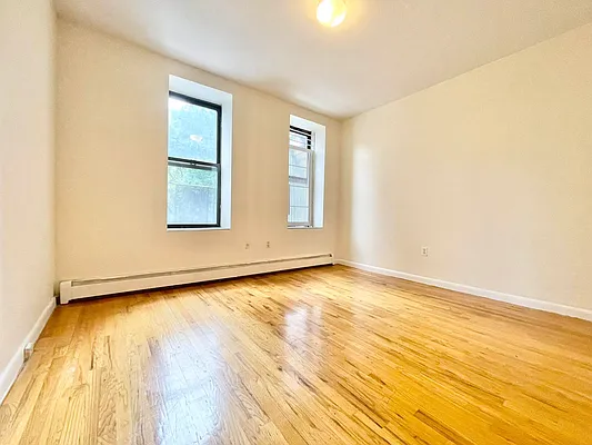 Rented by City Connections Realty | media 3