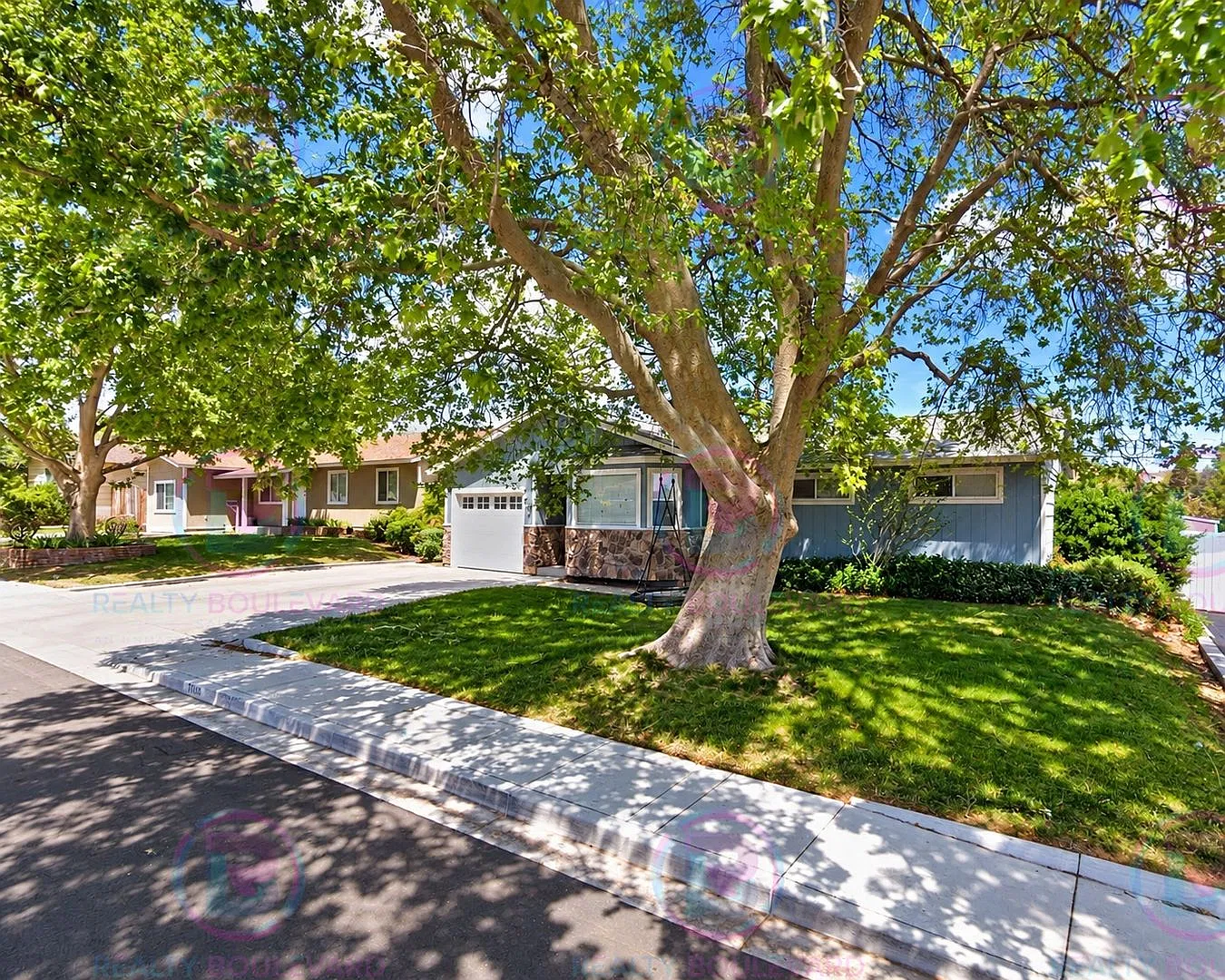 Come see this cozy home in North West Reno — Photo 1