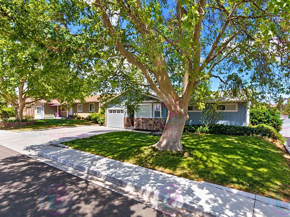 1190 Akard Dr