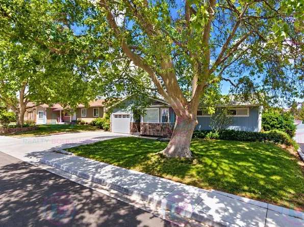 1190 Akard Dr, Reno, NV 89503