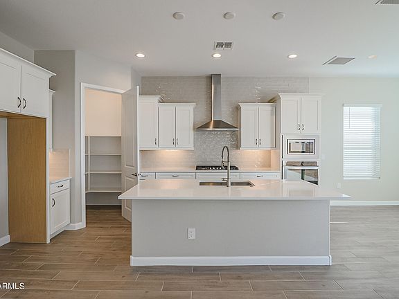 3rd image of 2255 E Saguaro Park Ln