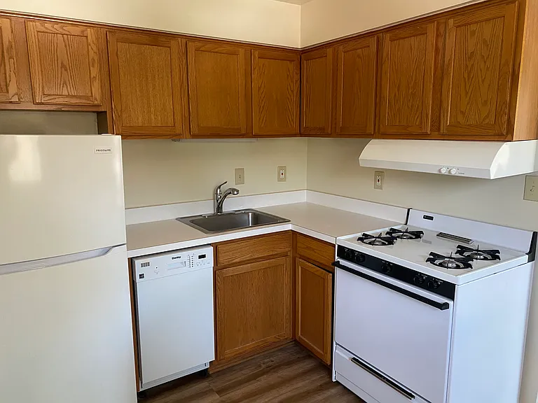 412 N Orange St #B1 — Photo 2