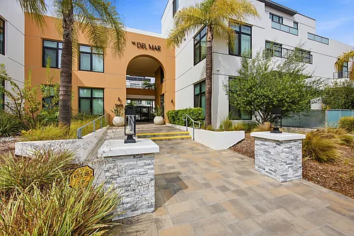 399 E Del Mar Blvd #103 Photo 1