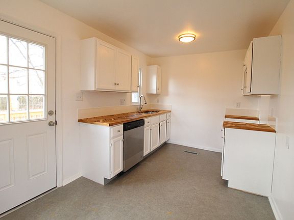 4th image of 3081 Hiawatha St