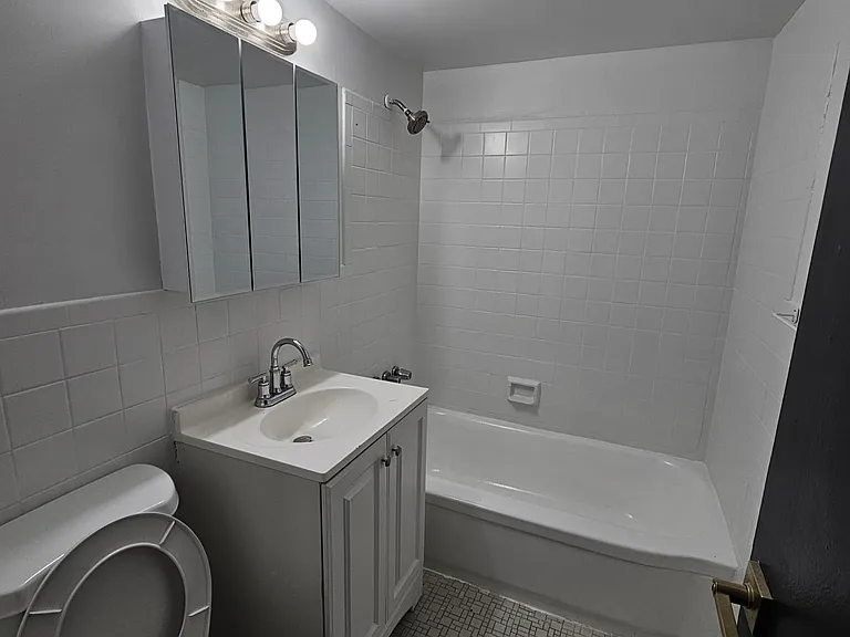 276 Prospect St #8H — Photo 3
