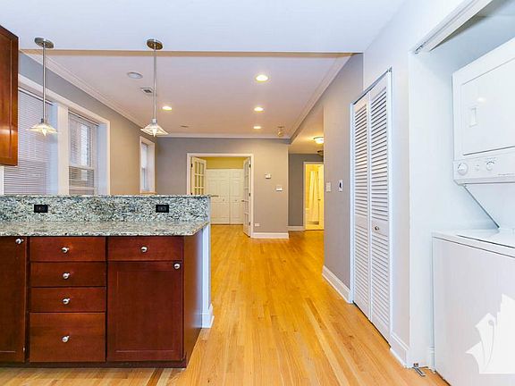 5th image of 7074 N Wolcott Ave #1