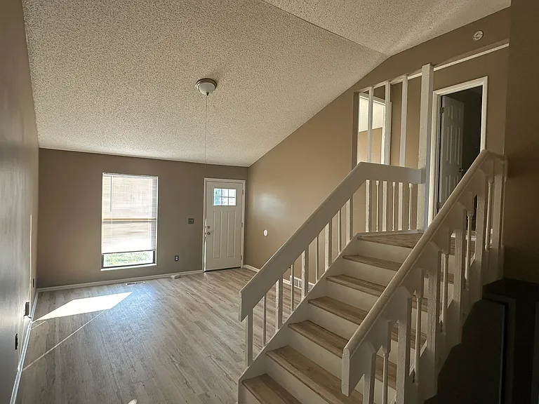 8456 Lane Dr — Photo 4
