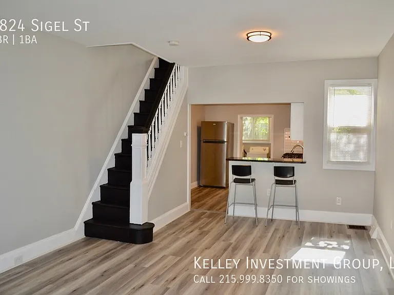 1824 Sigel St — Photo 9