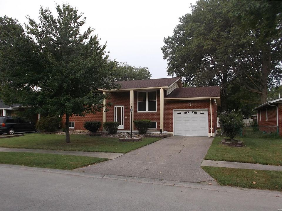 1st image of 4049 Sara St