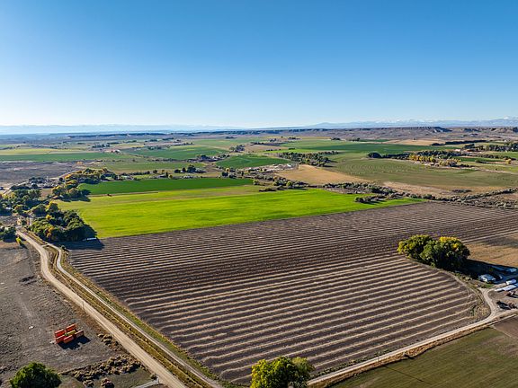 2nd image of 22 Alaska Rd