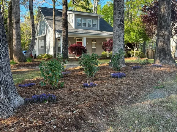 325 Osprey Point Dr, Sneads Ferry, NC 28460