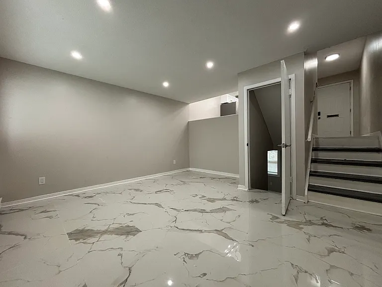 559 Sherman Pkwy #16 — Photo 4