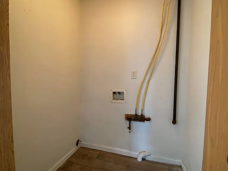 275 Woodridge Ct — Photo 18