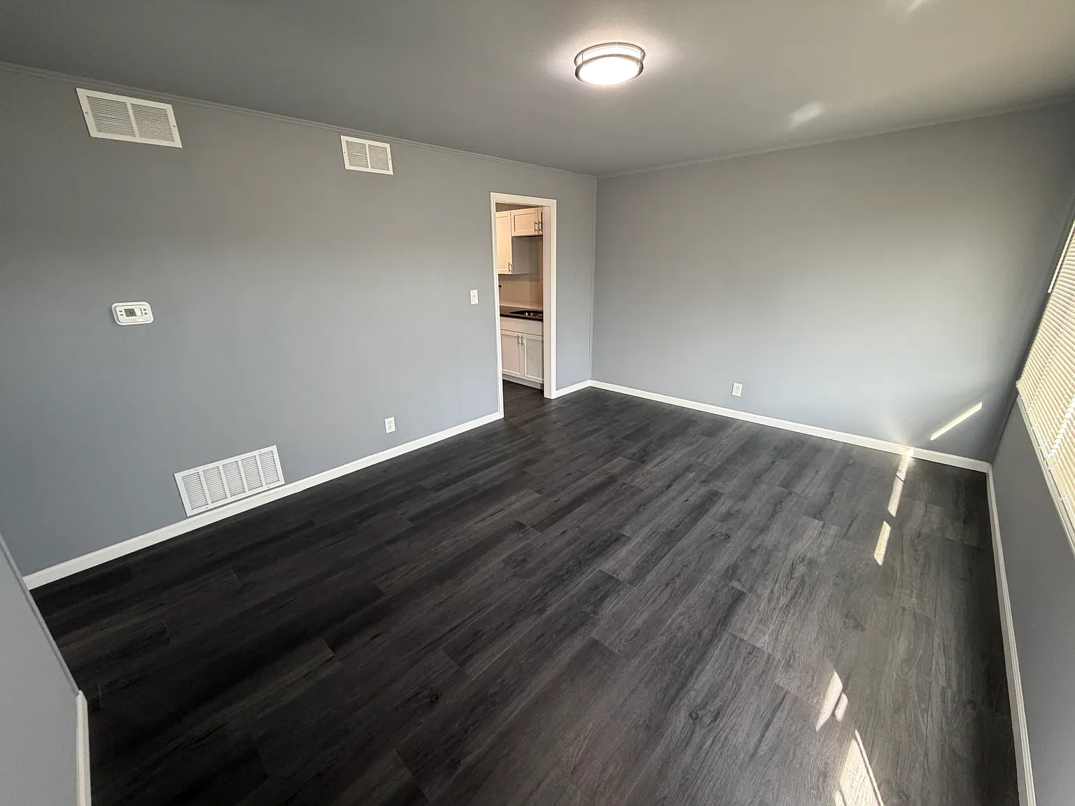 2 bed, 800 sqft, $1,650 — Photo 2