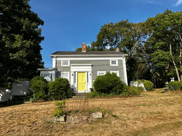 33 E Pattagansett Rd, Niantic, CT 06357