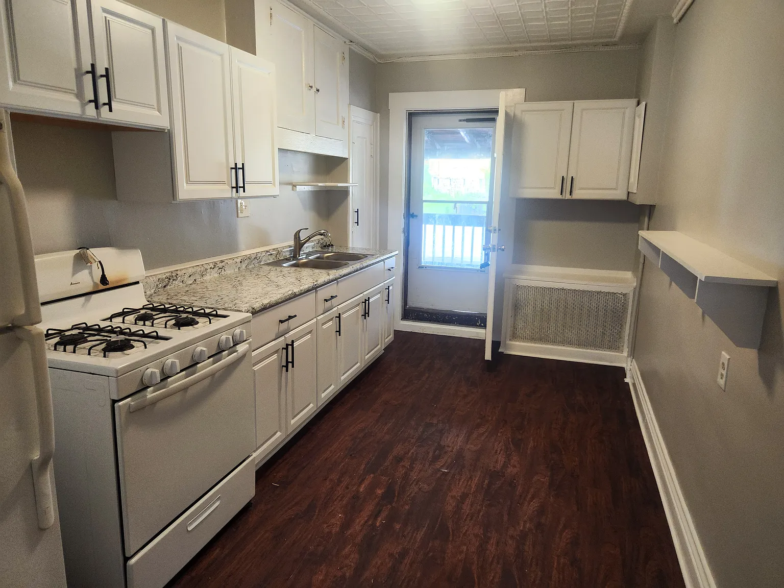 2 bed, 800 sqft, $1,367 — Photo 2