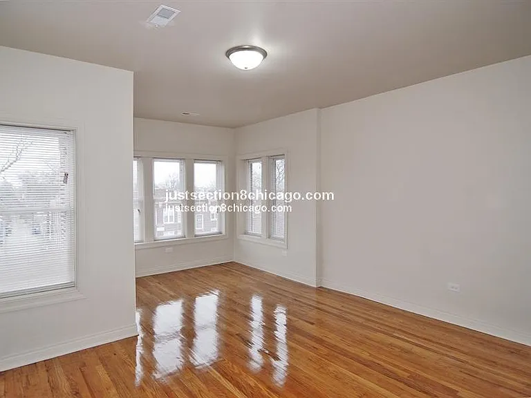 1135 N Springfield Ave #2 — Photo 5