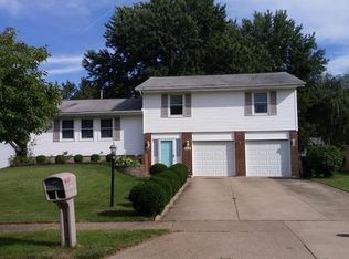 2470 Sherwood Dr, Stow, OH 44224