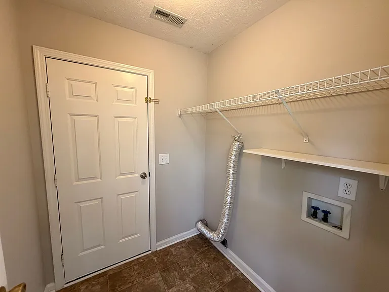 7003 Clara Ct — Photo 19