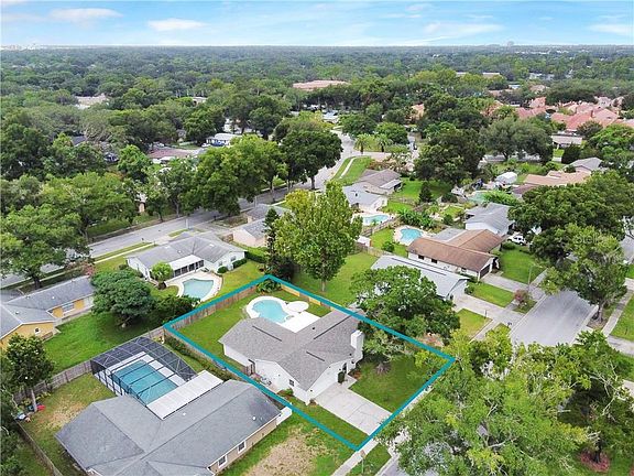2nd image of 815 Mimosa Dr