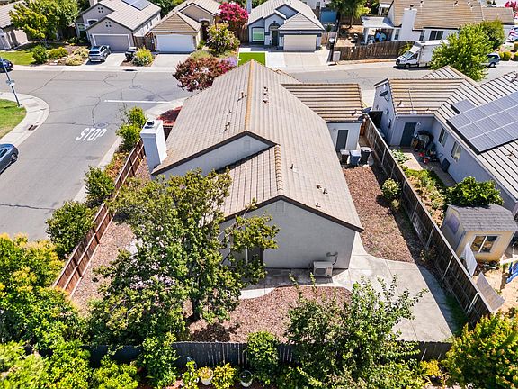4th image of 4408 Hedge Ave