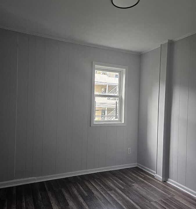 1st image of 157 Linden St #3