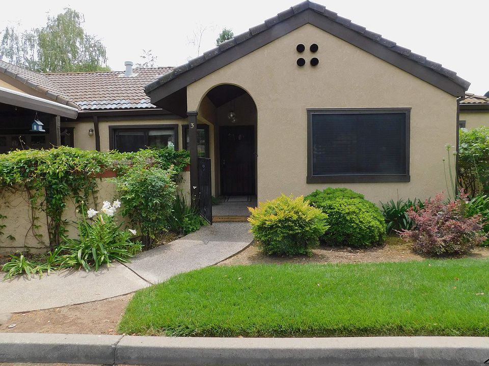 1st image of 3 Sierra Lakeside Ln