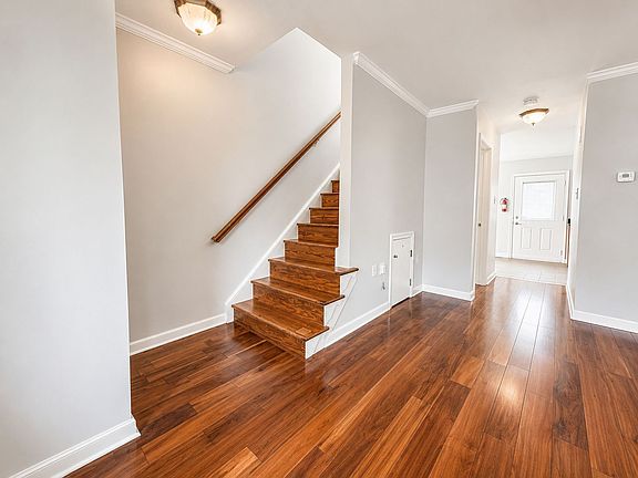 5th image of 801 Catherine St