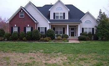 2nd image of 422 Hunters Pointe Dr
