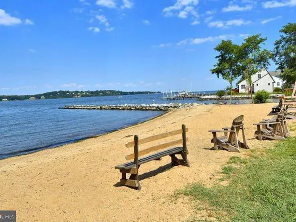 946 Shore Acres Rd, Arnold, MD 21012