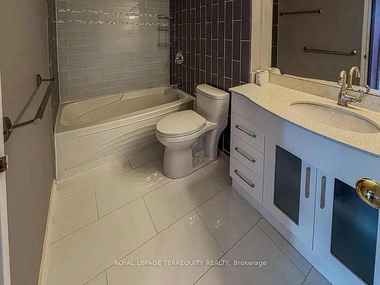 150 Alton Towers Cir #1513 — Photo 18