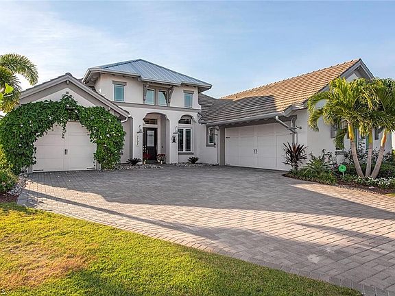 3rd image of 5792 Clarendon Dr