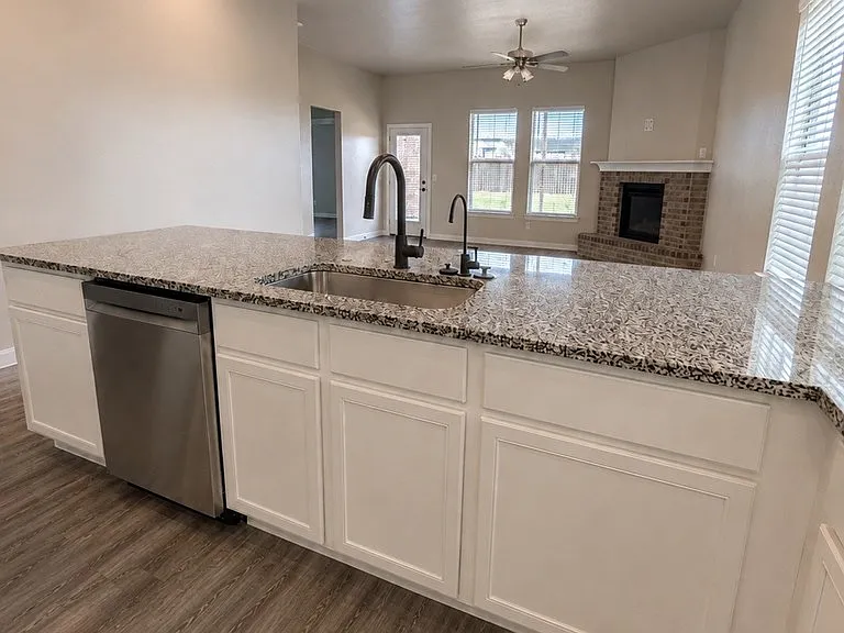 2617 Ivy Ct — Photo 7