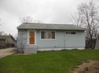 2820 Navaho Rd, Waukegan, IL 60087