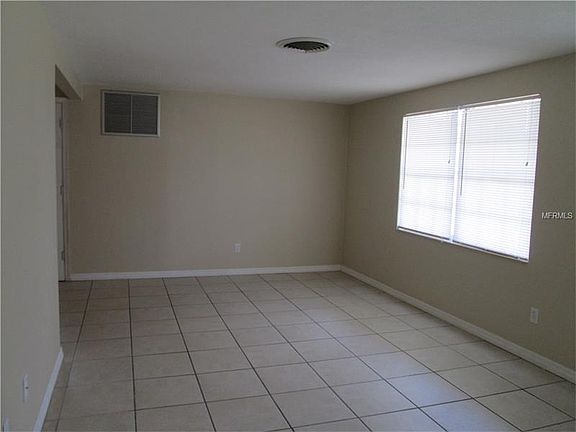 3rd image of 3330 Pinehurst Dr