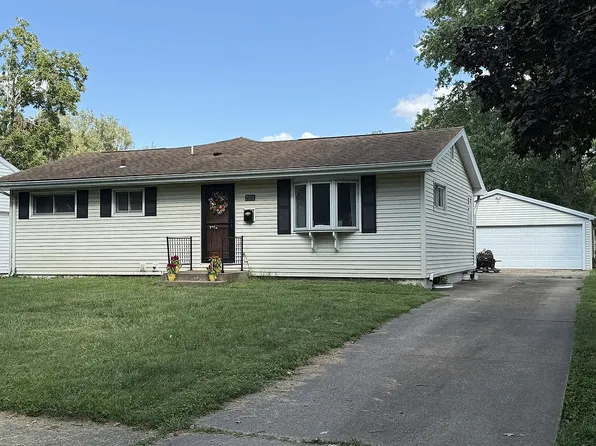 2016 N 24th St, Springfield, IL 62702