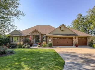 8017 Molokai Dr, Papillion, NE 68046