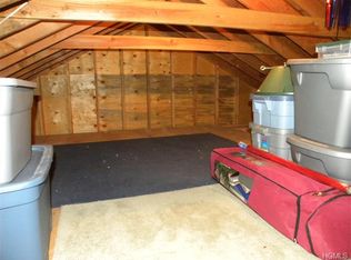 14 Rogers Ln, Yorktown Heights, NY 10598