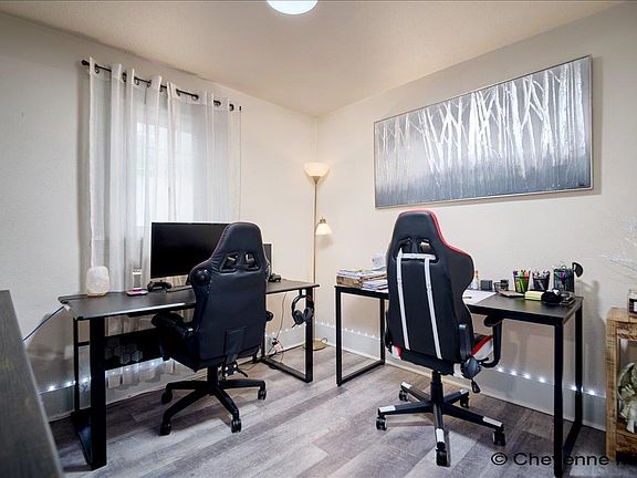 4th image of 502 W 10th St