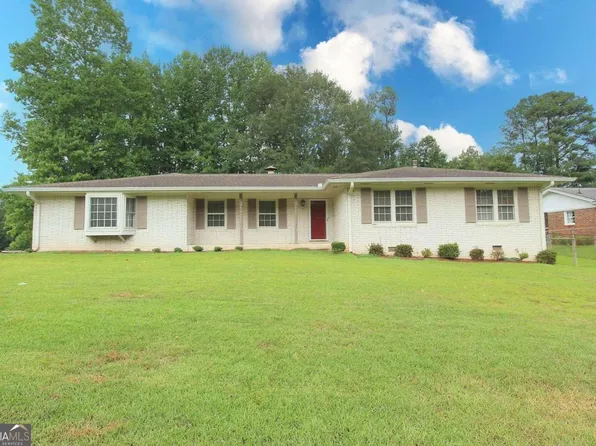 5703 Woodland Dr, Douglasville, GA 30135