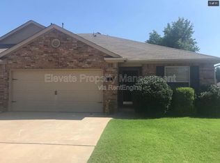 921 W Prairie Wind Way, Mustang, OK 73064