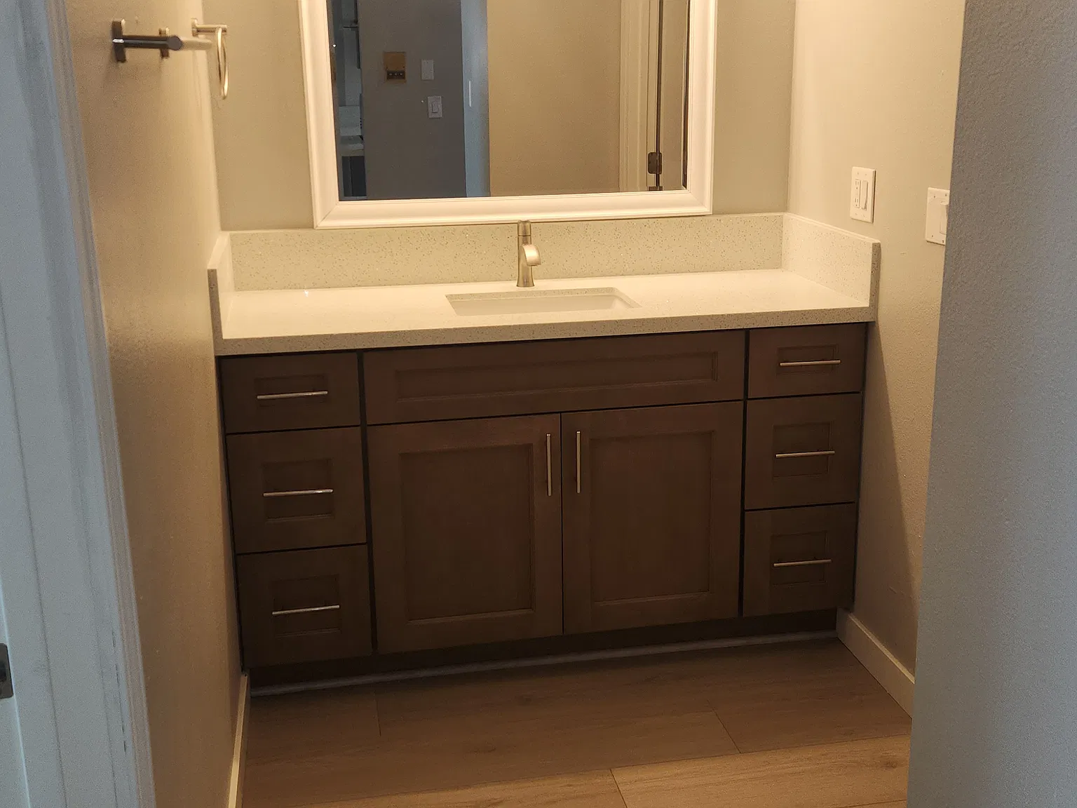 1 bed, 740 sqft, $2,180 — Photo 2