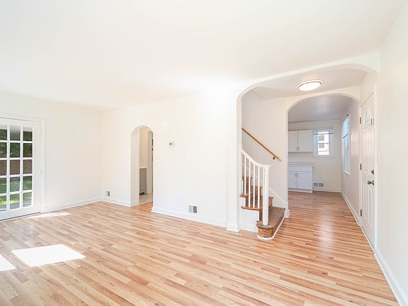 3rd image of 10026 Lorain Ave