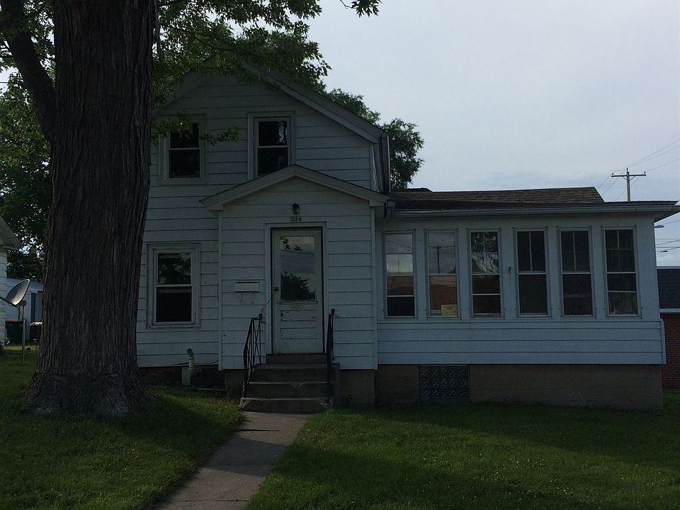 1st image of 224 Madison St