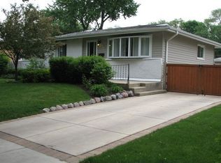 603 E Cedar Ln, Mount Prospect, IL 60056