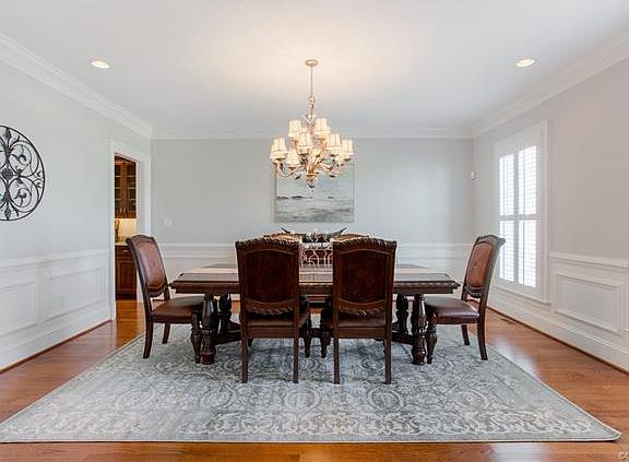 4th image of 4406 Welby Dr