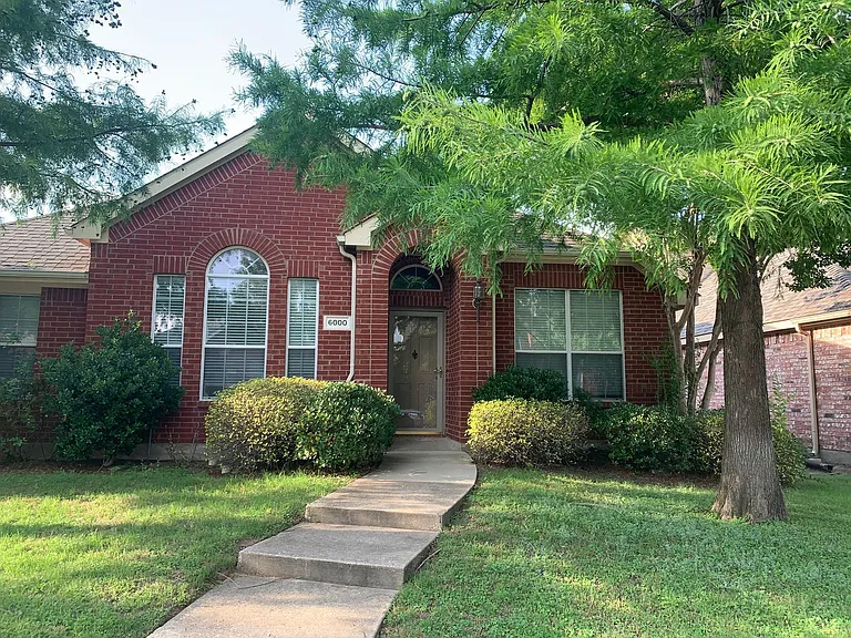 6000 White Pine Dr — Photo 1